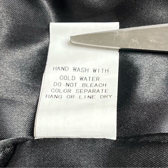 NWT Honey Punch “Tell Me a Story” Vest Black Herringbone Size Medium - Picture 11 of 13